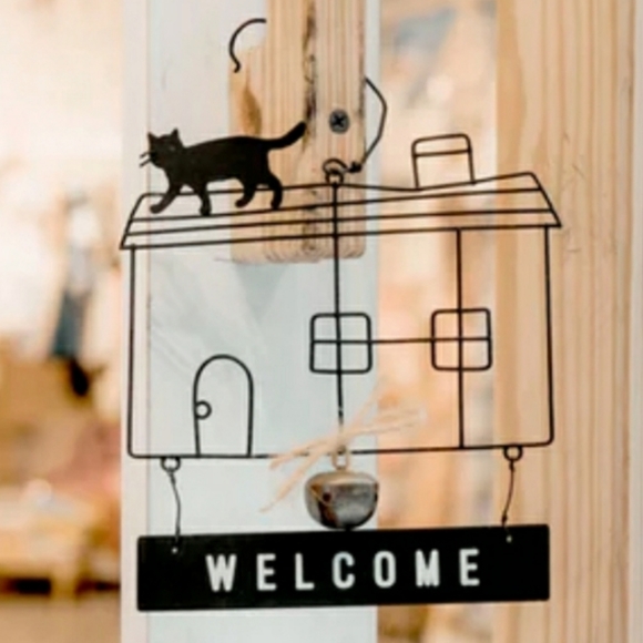 Welcome to my closet! - Picture 1 of 4